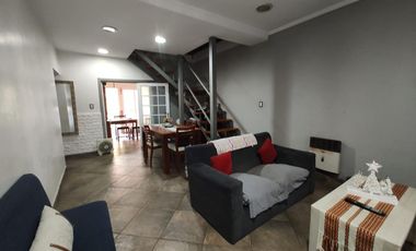 Casa 5 ambientes en venta con patio y cochera - Wilde Avellaneda