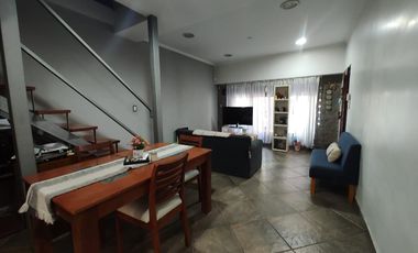 Casa 5 ambientes en venta con patio y cochera - Wilde Avellaneda
