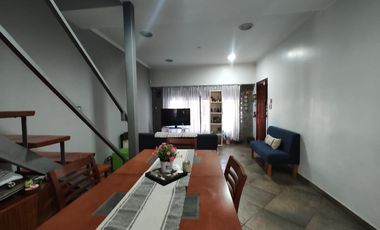 Casa 5 ambientes en venta con patio y cochera - Wilde Avellaneda