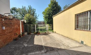 Casa 5 ambientes en venta con patio y cochera - Wilde Avellaneda