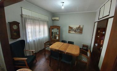 PH de 4 ambientes en Banfield  Este en 2 plantas al frente con terraza propia sin expensas