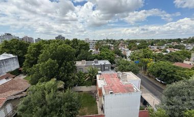 Departamento 2 ambientes en alquiler -  Cochera - Ituzaingó Centro