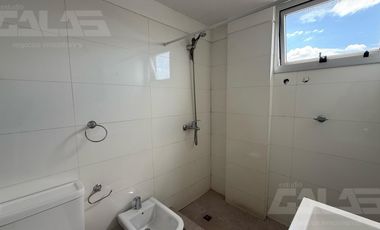 Departamento 2 ambientes en alquiler -  Cochera - Ituzaingó Centro