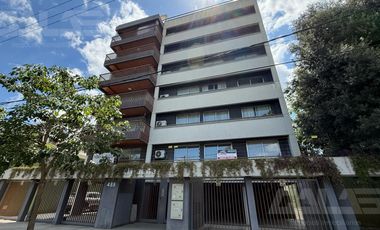 Departamento 2 ambientes en alquiler -  Cochera - Ituzaingó Centro