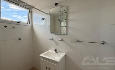 Departamento 2 ambientes en alquiler -  Cochera - Ituzaingó Centro