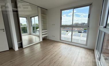 Departamento 2 ambientes en alquiler -  Cochera - Ituzaingó Centro