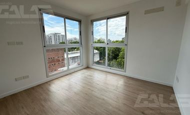 Departamento 2 ambientes en alquiler -  Cochera - Ituzaingó Centro