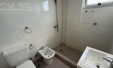 Departamento 2 ambientes en alquiler -  Cochera - Ituzaingó Centro