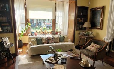 Casa en alquiler de 8 ambientes en La Lucila