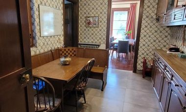 Casa en alquiler de 8 ambientes en La Lucila