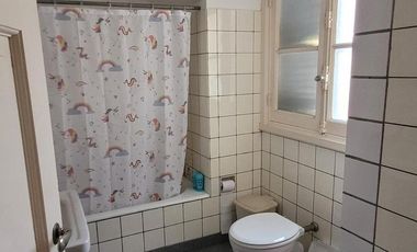 Casa en alquiler de 8 ambientes en La Lucila