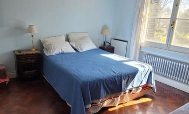 Casa en alquiler de 8 ambientes en La Lucila