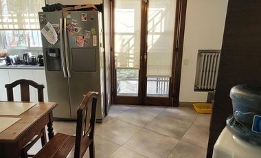 Casa en alquiler de 8 ambientes en La Lucila