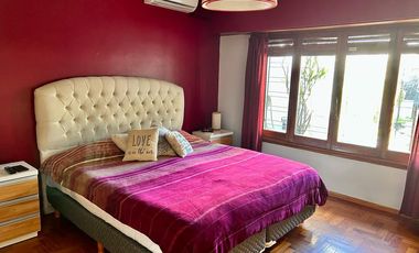 Gran Chalet de 3 dormitorios! Con departamento en planta alta  APTA CREDITO!!! FINANCIACION