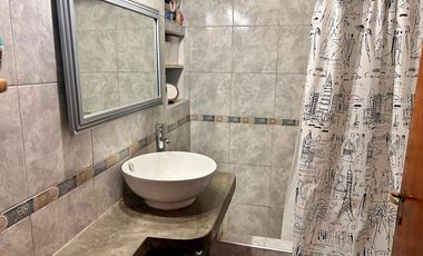 Gran Chalet de 3 dormitorios! Con departamento en planta alta  APTA CREDITO!!! FINANCIACION