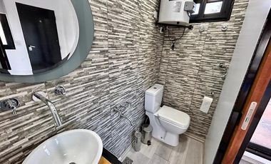 Gran Chalet de 3 dormitorios! Con departamento en planta alta  APTA CREDITO!!! FINANCIACION