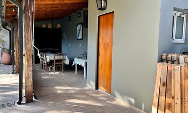 Gran Chalet de 3 dormitorios! Con departamento en planta alta  APTA CREDITO!!! FINANCIACION