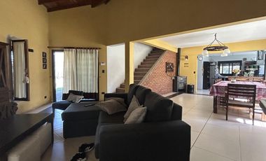 Casa en Venta | Loma Verde – Escobar | Lote 2900 m² con pileta y amplio parque