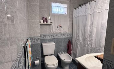 Departamento en el centro de lomitas!