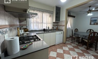 Departamento en el centro de lomitas!