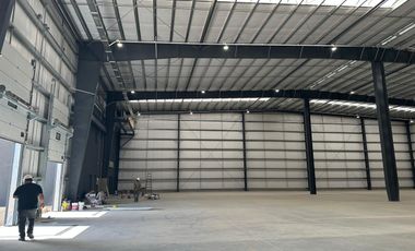 ALQUILER DEPOSITO 2870 M2 Y 360 M2 de OFICINAS - PLAZA INDUSTRIAL ESCOBAR