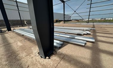 ALQUILER DEPOSITO 2870 M2 Y 360 M2 de OFICINAS - PLAZA INDUSTRIAL ESCOBAR