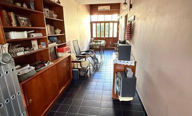 CASA 4 AMBIENTES VENTA EN Colon 2875 (REMEDIOS DE ESCALADA)