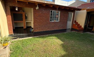 CASA 4 AMBIENTES VENTA EN Colon 2875 (REMEDIOS DE ESCALADA)