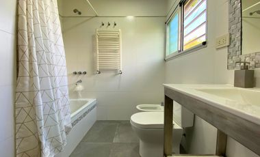 Venta - Casa 3 dormitorios con pileta – Bordabehere 1877, Funes Zona 6