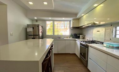 Venta - Casa 3 dormitorios con pileta – Bordabehere 1877, Funes Zona 6