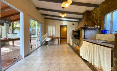 Venta - Casa 3 dormitorios con pileta – Bordabehere 1877, Funes Zona 6