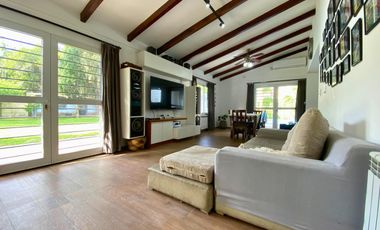 Venta - Casa 3 dormitorios con pileta – Bordabehere 1877, Funes Zona 6