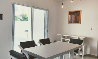 EN VENTA 2 REC, 2.5 BAÑOS, RESIDENCIAL MALLORCA, POLIGONO SUR