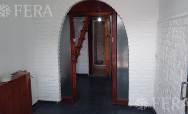 Alquiler de departamento tipo casa PH 1 ambiente en Sarandi