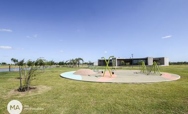 Casa 3 Dormitorios en construcción - Av. Arturo Illia 158 - Funes Vida Club de Campo | Venta