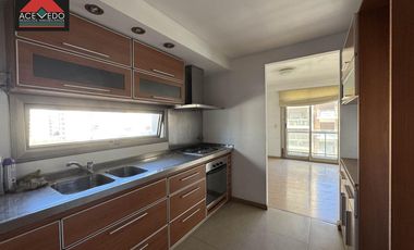 Departamento 4 amb. en Alem 251