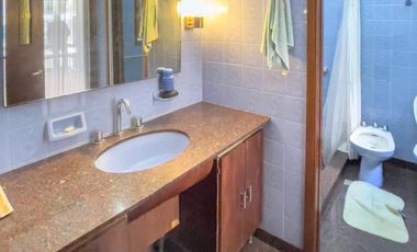 Casa de 4 dormitorio, patio, terraza, cochera, barrio Martin