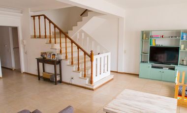 Venta Departamento céntrico - Lobos