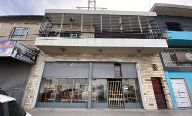 Local a la calle mas depto. 3 amb en PA