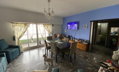 Local a la calle mas depto. 3 amb en PA