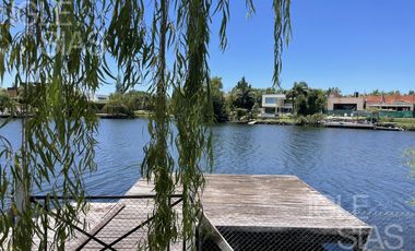 Casa en alquiler al lago en Los Castores, Nordelta