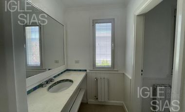 Casa en alquiler al lago en Los Castores, Nordelta