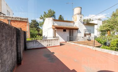 3 dormitorios - 2 baños completos // frente al Golf - IMPECABLE