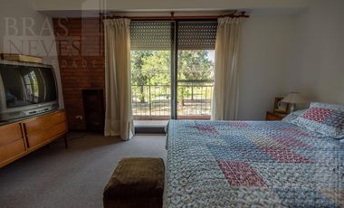 3 dormitorios - 2 baños completos // frente al Golf - IMPECABLE