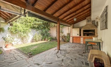 3 dormitorios - 2 baños completos // frente al Golf - IMPECABLE