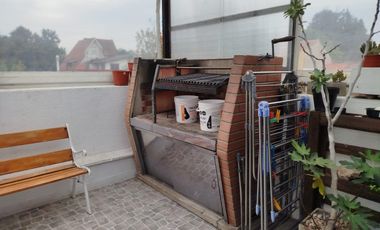 Departamento 3 ambientes con patio y garage propio Hurlingham