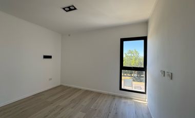 Venta Casa Dos Dormitorios Piscina Funes Norte