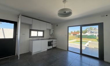 Venta Casa Dos Dormitorios Piscina Funes Norte