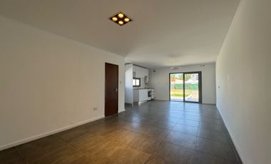 Venta Casa Dos Dormitorios Piscina Funes Norte