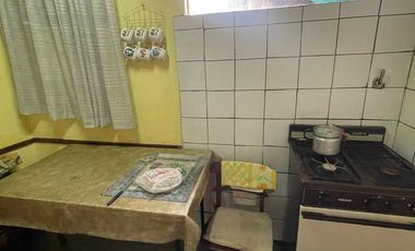 Casa en  venta de 3 ambientes con cochera, patio, terraza y parrilla - Wilde